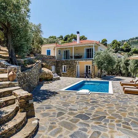 Villa Ifigeneia με πισίνα και υπέροχη θέα *