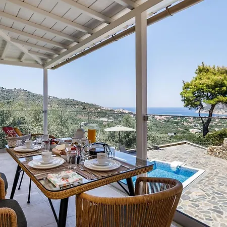 Villa Ifigeneia με πισίνα και υπέροχη θέα *