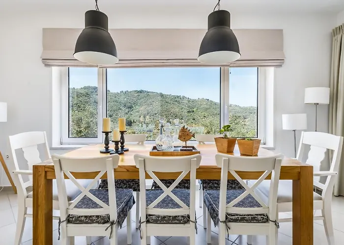 Villa Ifigeneia με πισίνα και υπέροχη θέα *