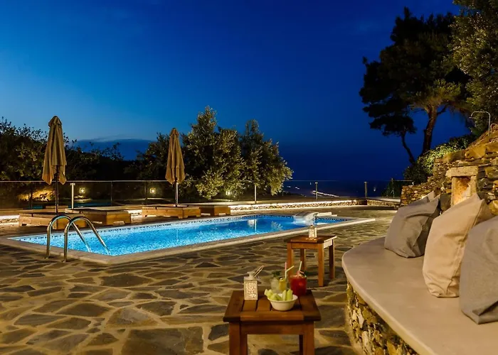 Ifigeneia με πισίνα και υπέροχη θέα Città di Skopelos