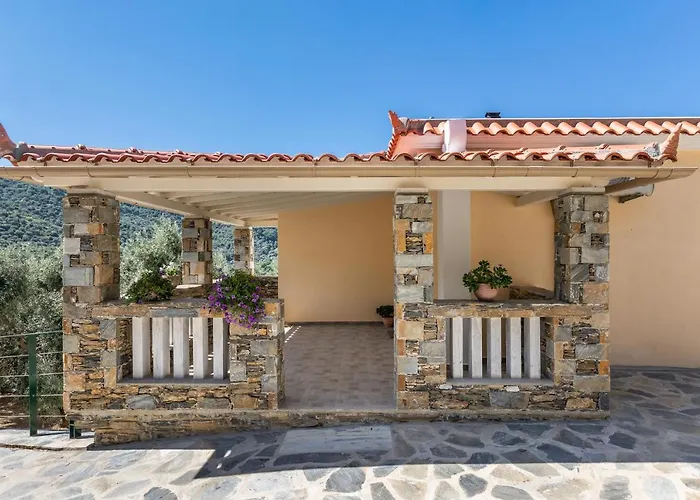 Ifigeneia με πισίνα και υπέροχη θέα Città di Skopelos